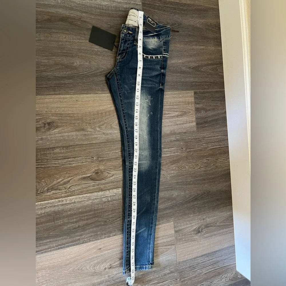 Lolita Embroidery Jeans - Picture 6 of 9